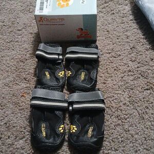Dog Shoes Dog Boots & Paw Protectors Size 2: 1.9''x2.4''(W*L)  18-27lbs NWT
